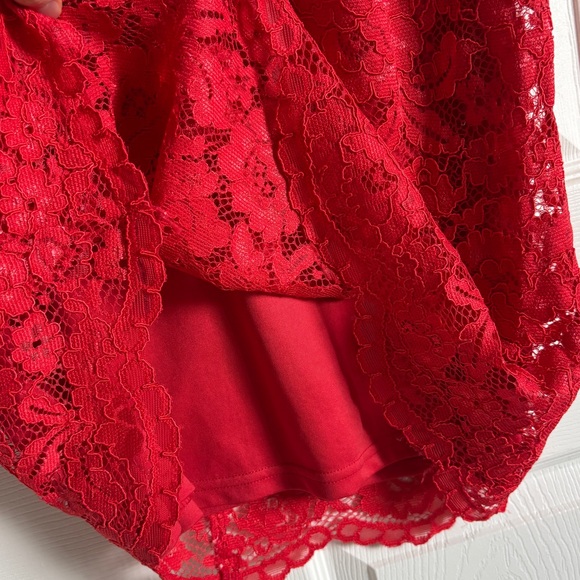 Suzy Shier Lace Dress - Picture 5 of 11